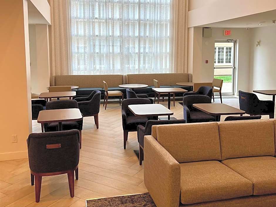 Staybridge Suites - Calgary Airport By IHG