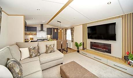 Signature Spa With Hot Tub - No PETS