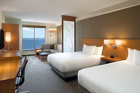 Queen Room with View