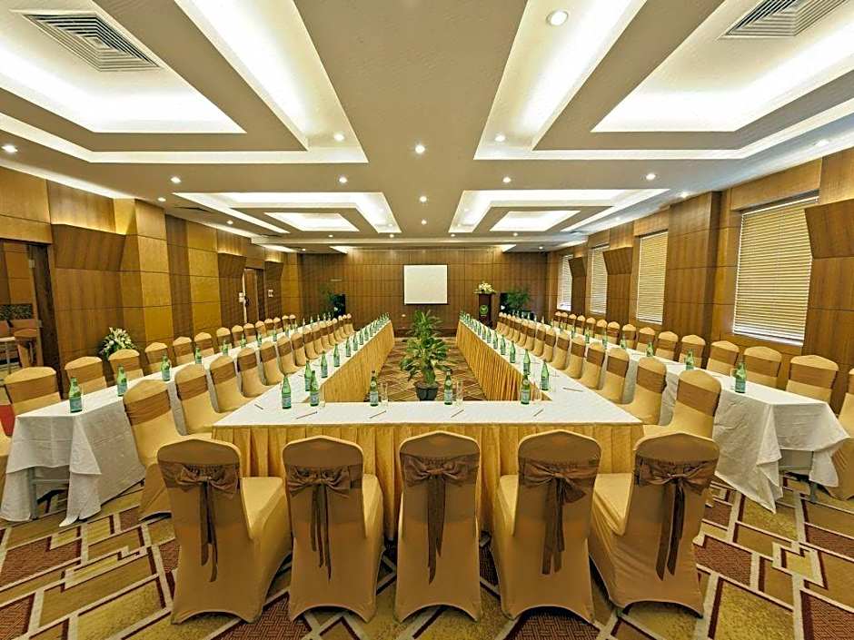 Muong Thanh Luxury Nhat Le Hotel