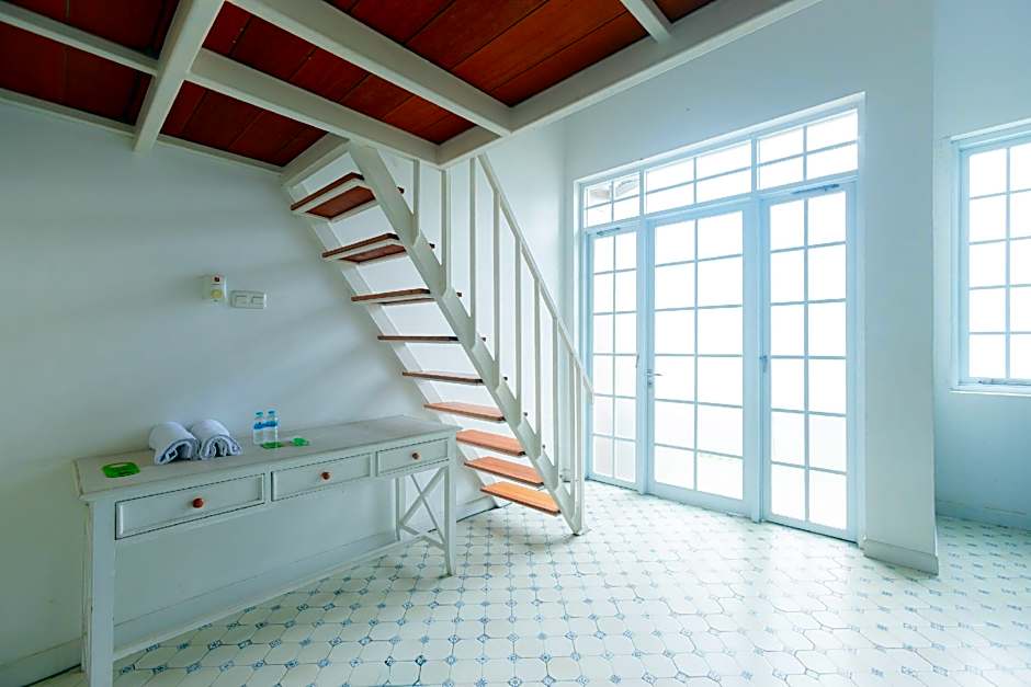 Urbanview Blessing Residence Surabaya by RedDoorz