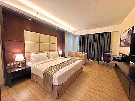 Premier King Room
