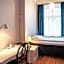 Queen's Hotel by First Hotels