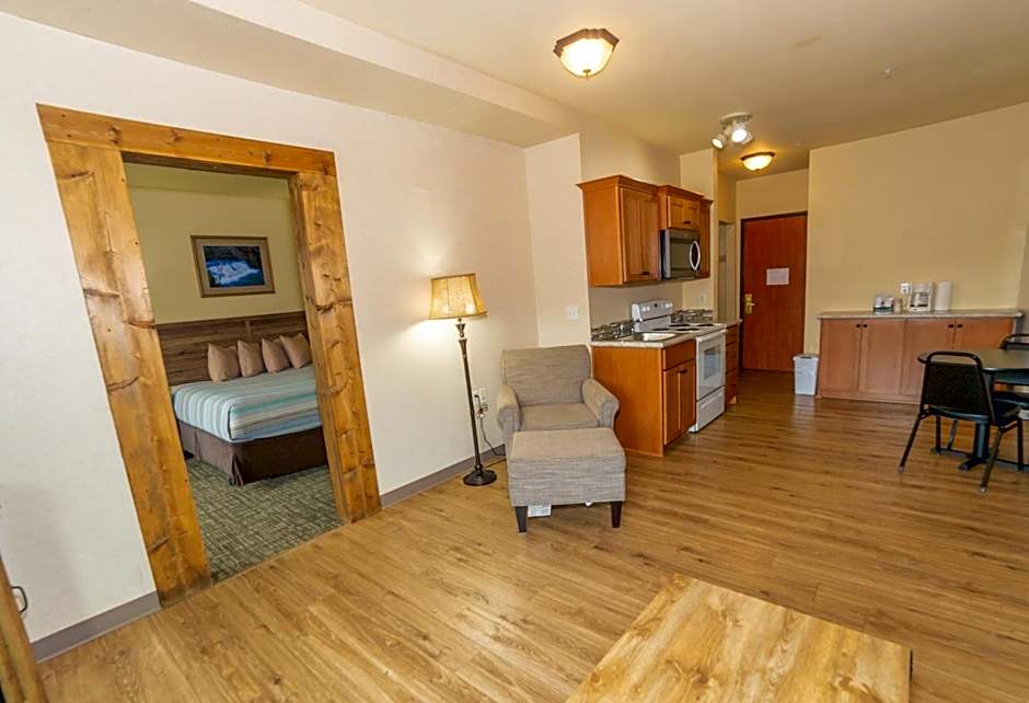 Clatskanie River Inn