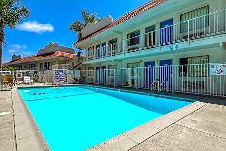 Motel 6-Carlsbad, CA - East Near LEGOLAND