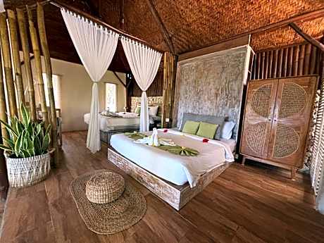 Villa with Garden View