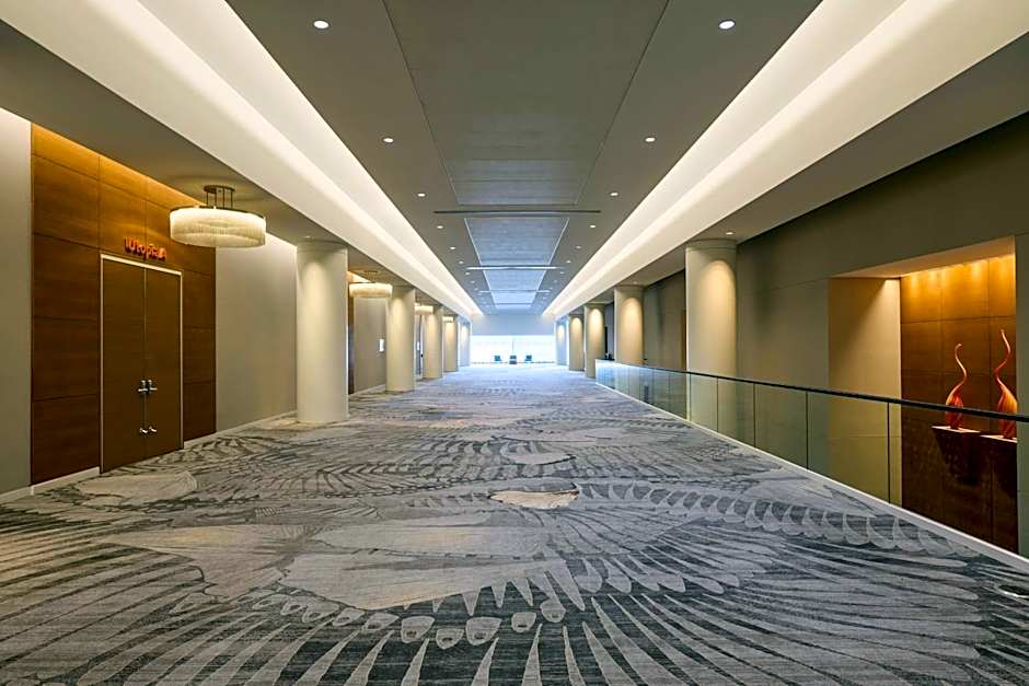 Renaissance by Marriott Schaumburg Convention Center Hotel