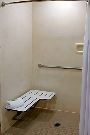 HOLIDAY INN EXPRESS HOTEL AND SUITES OXFORD By IHG