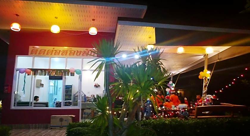 Thipburee Riverside Hotel