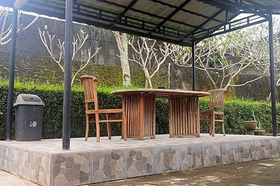 Mongan Homestay Beside The Belulang Hot Spring