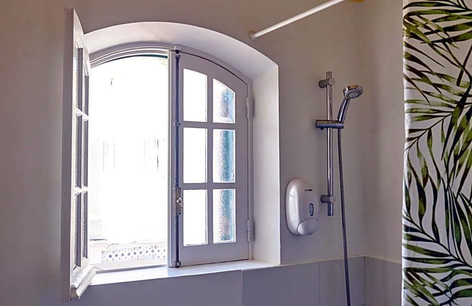 Ljmonade Hostel