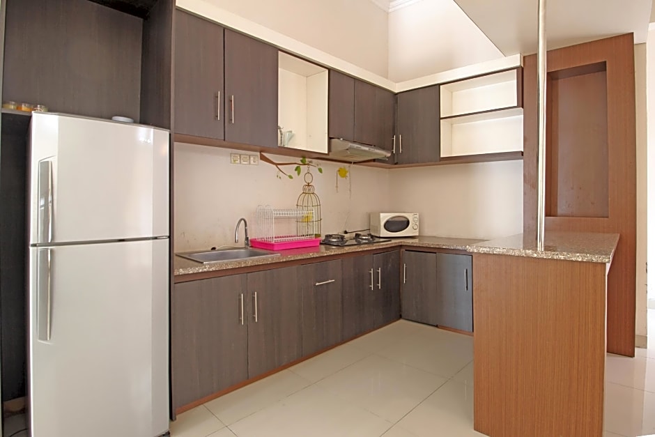 RedDoorz near Hartono Mall 3