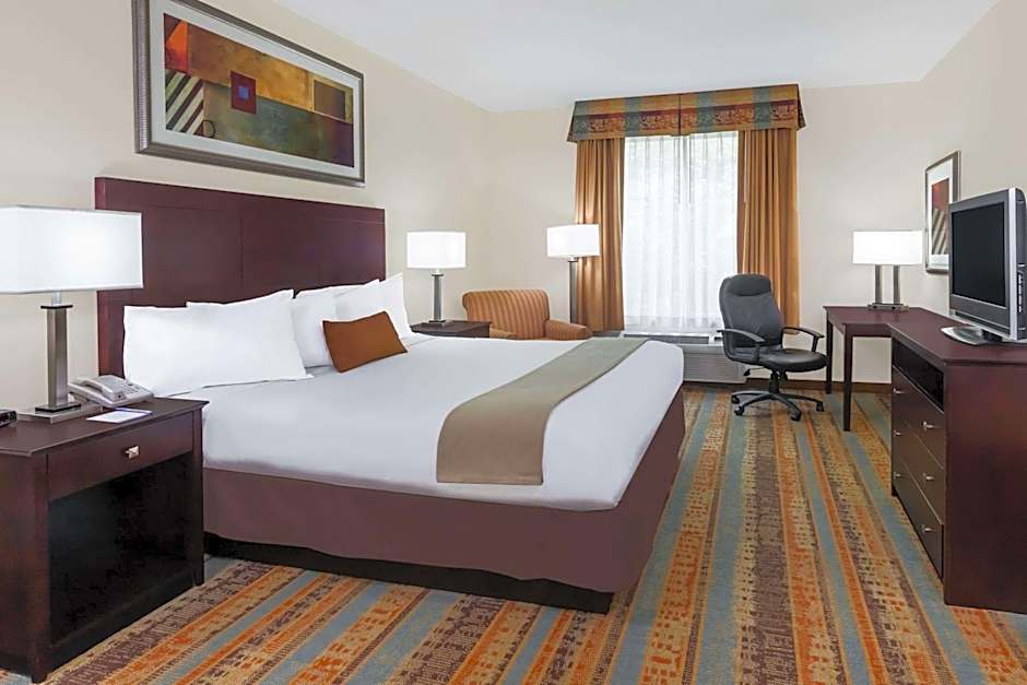 Baymont by Wyndham Henderson