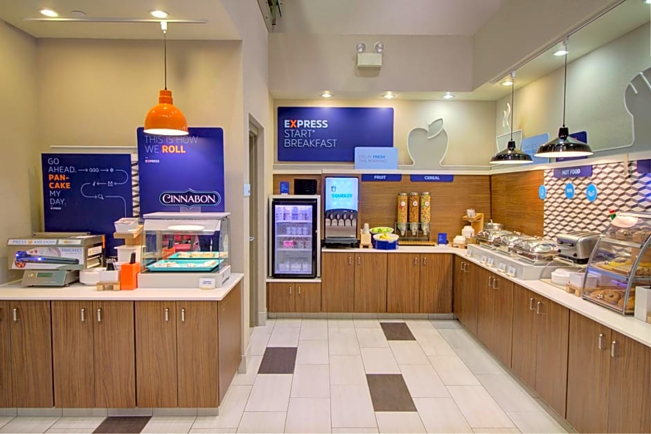 Holiday Inn Express Hotel & Suites Mankato East By IHG