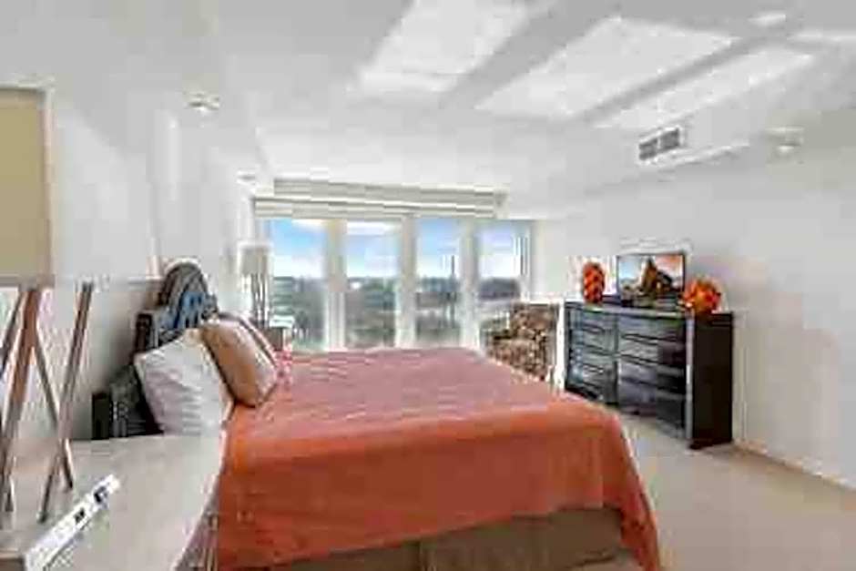 Bahia Mar Solare Tower 6th floor Bayview Condo 2bd 2ba with Pools