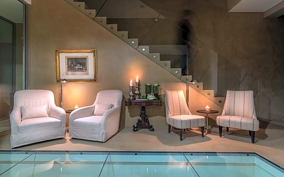 Universal Boutique Hotel