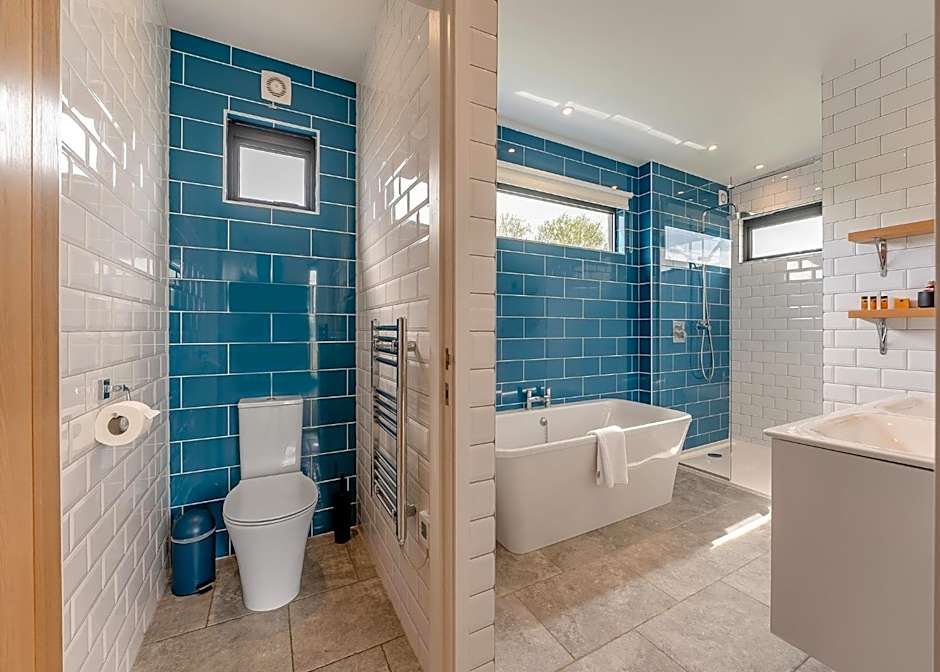 Swanborough Lakes Luxury Lodges