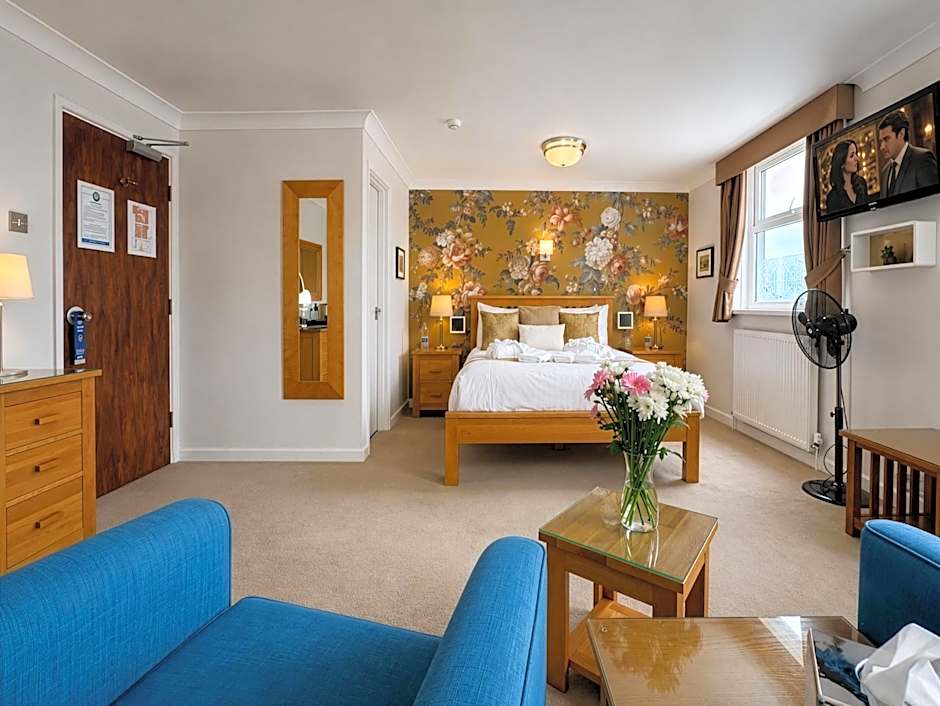 Riviera Lodge Hotel