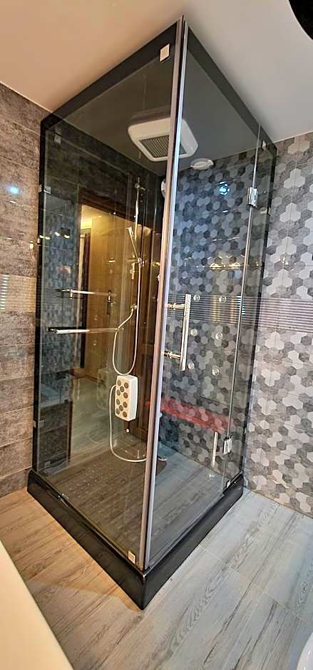 Equi Palace & SPA Near Aeroport