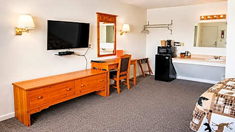 2 Queen Bed Nonsmoking