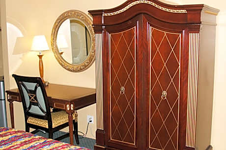 Queen Room