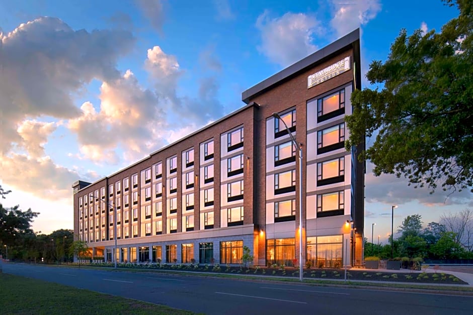 Staybridge Suites Boston Logan Airport - Revere