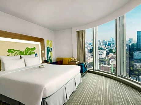 Deluxe Double Room with Corner View and Premier Lounge Access