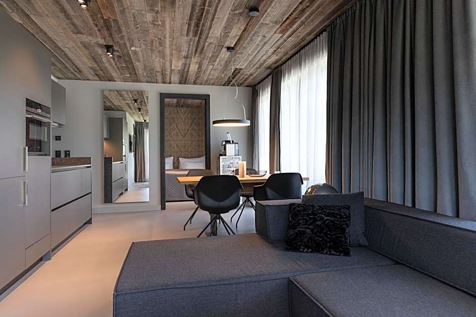 GOING TRIPLE A apartments WEST