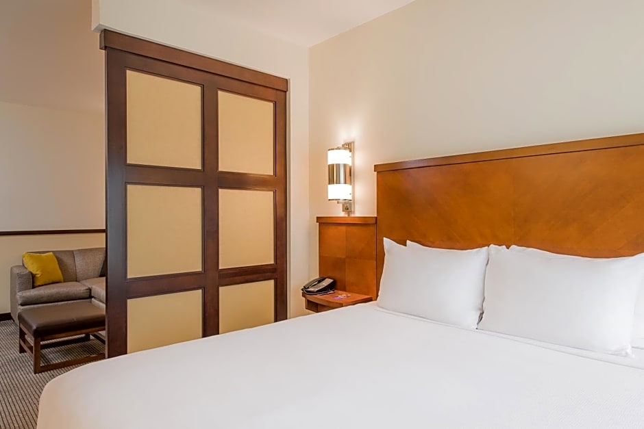 Hyatt Place Charleston Airport / Convention Center