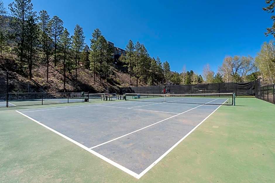 Remodeled Tamarron Lodge unit - Amazing views and 10 miles to Purgatory!