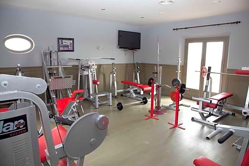 The Suites At San Roque Club