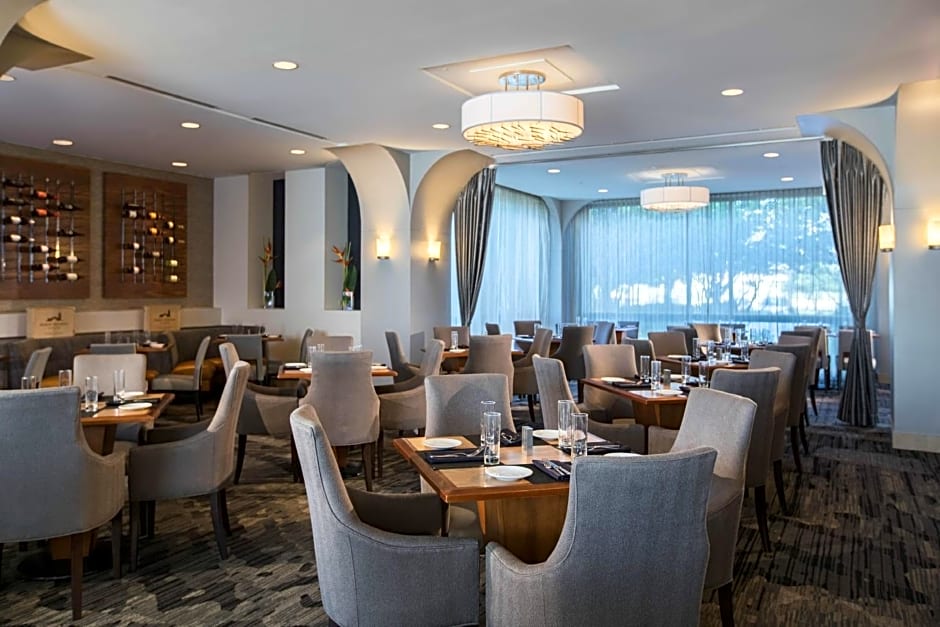 Renaissance Chicago O'Hare Suites Hotel