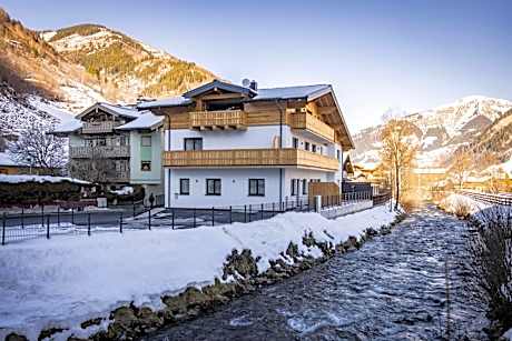 RIVERSIDE RAURIS APARTMENTS
