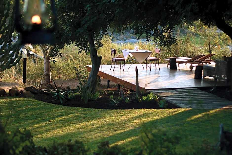 Ivory Wilderness River Rock Lodge