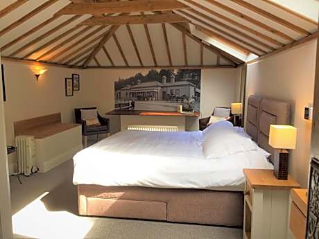 Twin Room with Shower