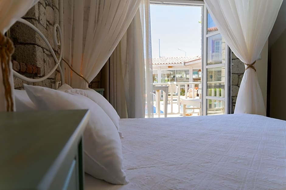 Panda Alacati Hotel