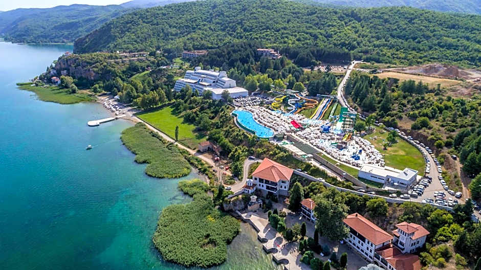 Hotel Izgrev Spa & Aquapark