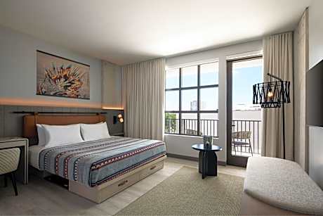 King Room with Balcony - Mobility Accessible w/Roll In Shower