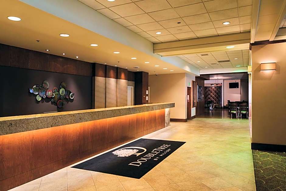 DoubleTree By Hilton Omaha Downtown