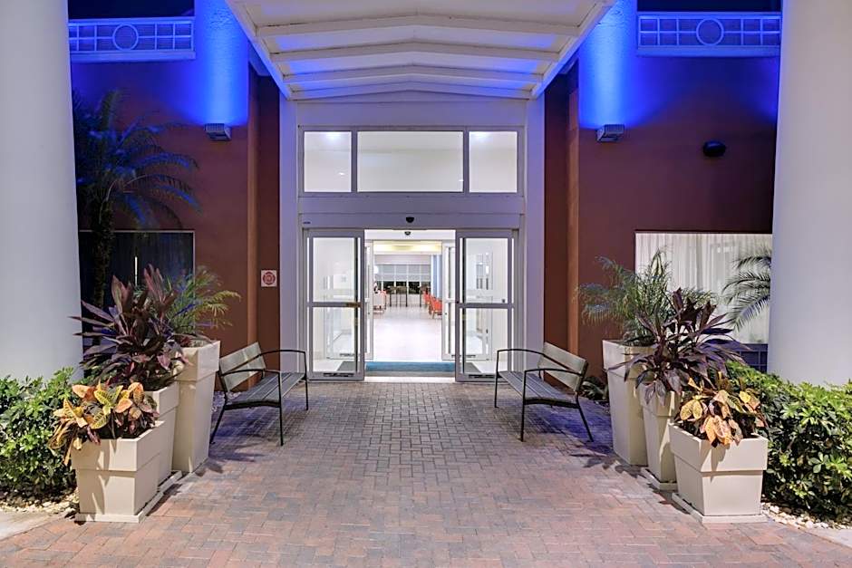 Holiday Inn Express Hotel & Suites Tampa-Fairgrounds-Casino By IHG