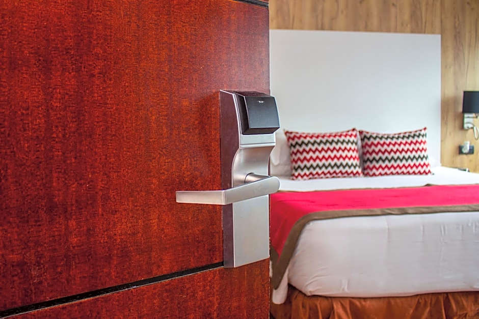 Ramada Panama Centro via Argentina