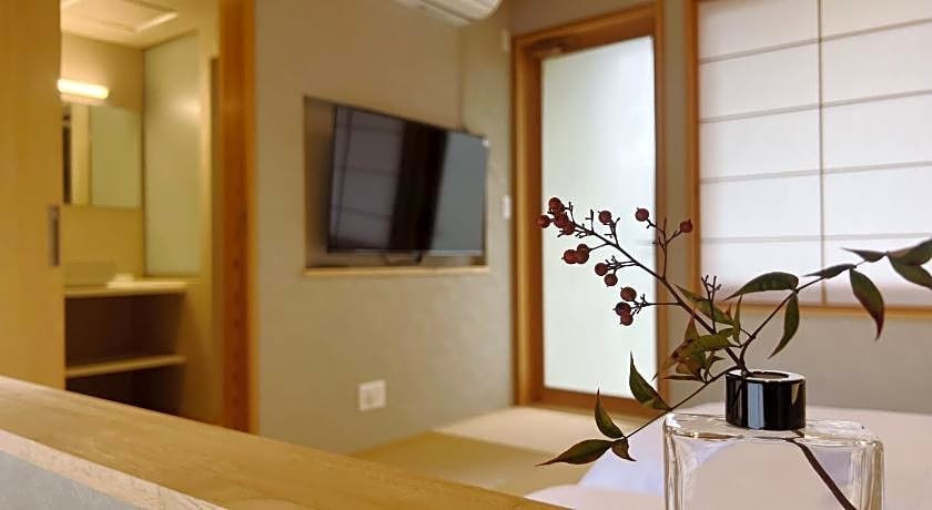 Kansai Airport Pine Villa