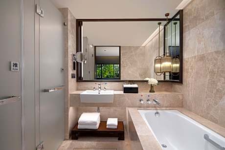 One-Bedroom Suite with Balcony
