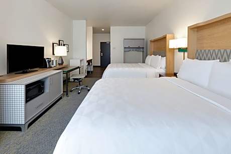 Standard Queen Room with Two Queen Beds - Communications Accessible