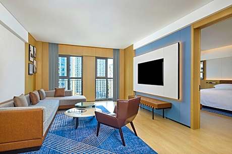 Premium Suite, Suite, 1 King, City view