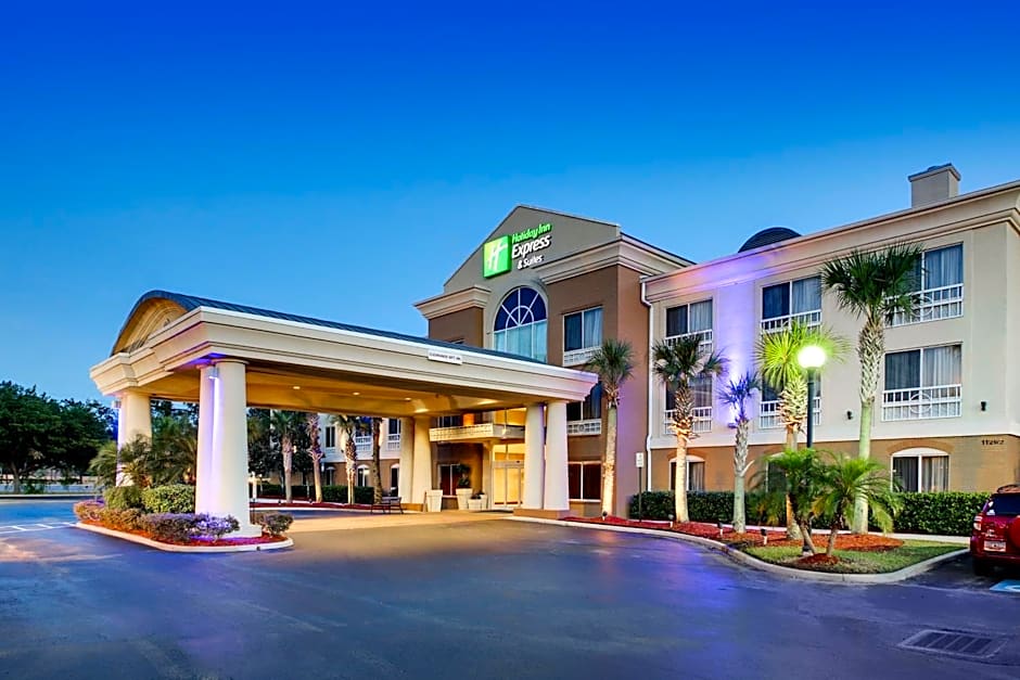 Photo 1 of 50 of Holiday Inn Express Hotel And Suites Jacksonville South - I-295 By IHG