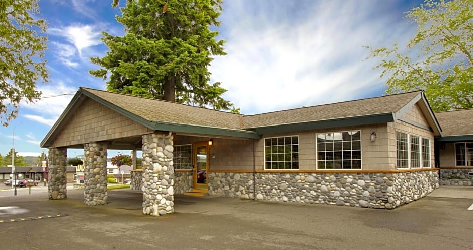 Poulsbo Inn & Suites