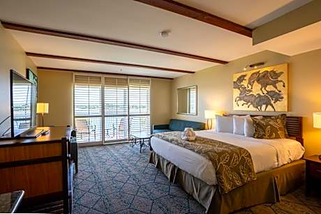 Junior Suite, 1 King Bed, Bay View