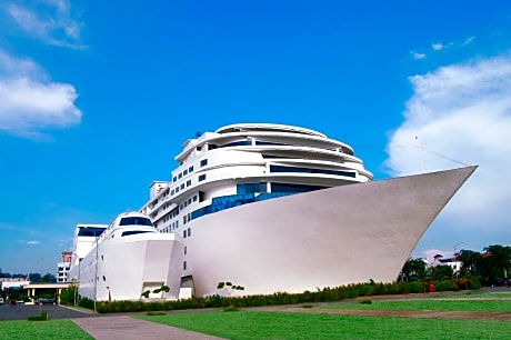 Pacific Palace Hotel