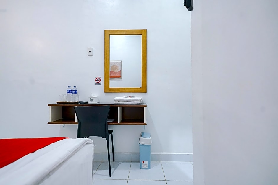 RedDoorz near Pantai Pandan Sibolga